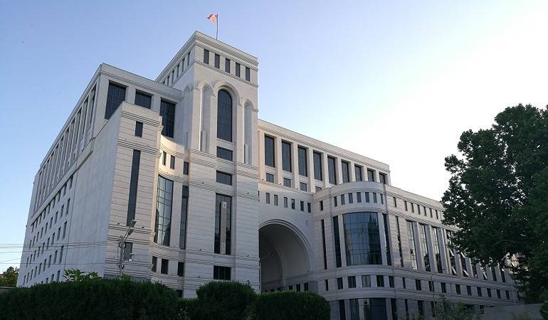 MFAofArmenia's tweet photo. Realities based on use of force, violations of #humanrights cannot create sustainable foundation for reg peace &amp; sec. Comprehensive settlement of #NagornoKarabakh conflict presume determination of status of #Artsakh taking into account realization of right to #selfdetermination. https://t.co/g0dyHfuvB2