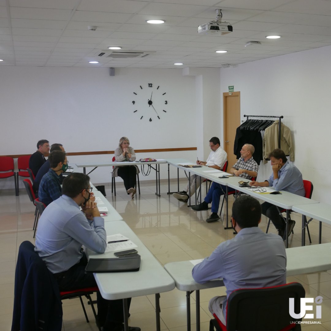 El passat divendres es va celebrar a la UEI la reunió de la Comissió Tècnica de <a href="/FEM_valles/">Associació femVallès</a> 👏

Seguim treballant per la millora del #Vallès, les seves infraestructures, comunicacions, etc. Creiem en una zona amb un gran pes en la indústria del nostre país 🏭

#UEI #FemVallès