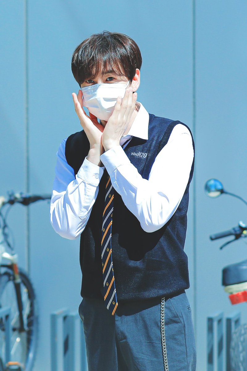 210916 아형 출근

혁선배💞💞
<a href="/AllRiseSilver/">Dalnim</a> 
—
EDIT🚫REMOVE LOGO🚫
#赫宰 #銀赫 #李赫宰 
#이혁재 #은혁 #ウニョク 
#leehyukjae #hyukjae #eunhyuk