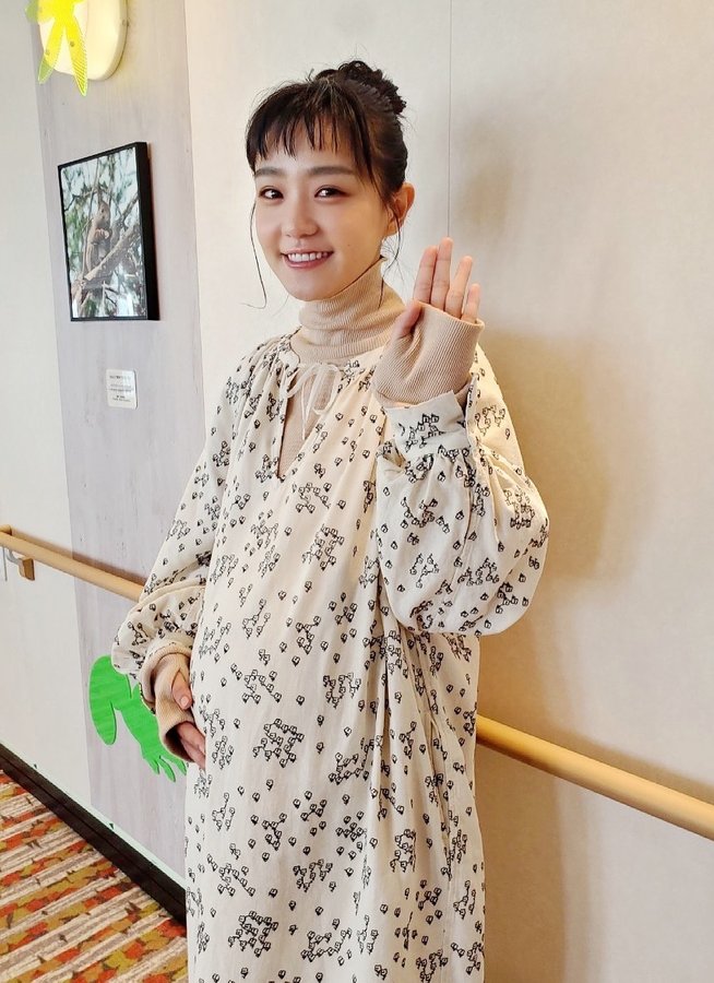あな番映画尾野ちゃん妊婦 父親相手は誰