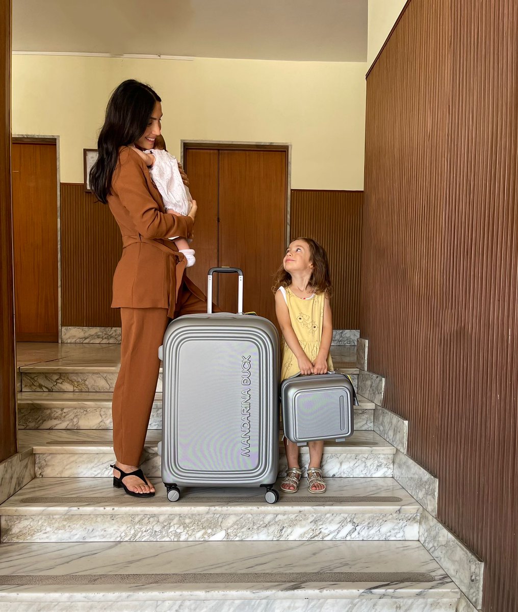 Mandarina__Duck's tweet photo. Did you say matchy-matchy?
Logoduck+ is the perfect mix for everyone, and #FrancescaRocco is ready to show you!
.
#mandarinaduck #logoduck #travel #italianheritage #italiandesign #alwayswithyou https://t.co/38sXEZRGqD