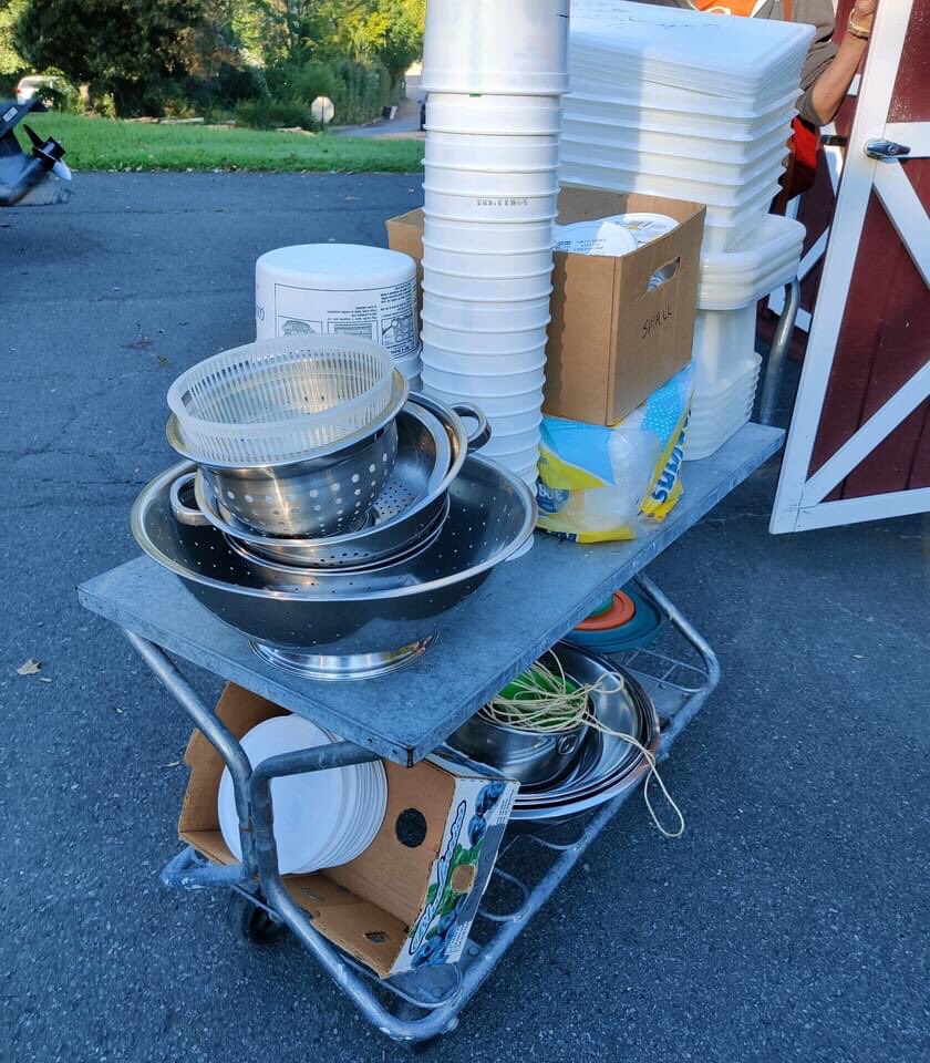 HomesteadFrmMkt's tweet photo. Our October multi-family yard sale will include lots of helpful #kitchenware from the market, including everything you see here and more!
✔️Dates: Oct. 2 &amp; 3; Oct. 9 &amp; 10
✔️Time: 9AM-2PM
✔️Place: Homestead Farm Market

#yardsale #HunterdonCountyNJ  #lambertvillenj https://t.co/6gTsX2rS7y