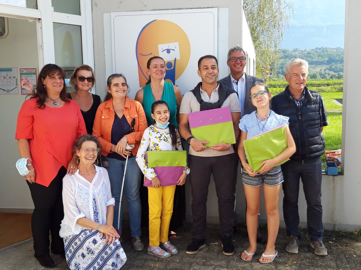 LePetitReporte1's tweet photo. #Voglans : les enfants du #SAAAS 73 ont du génie : ils ont présenté leur tout premier livre tactile illustré, samedi 25 septembre https://t.co/hDWBmmNztB https://t.co/KmitmCnDDZ