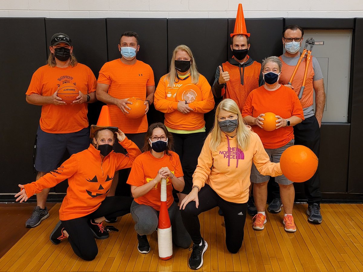 JacobsWellness's tweet photo. Why don't oranges do well in school?
•
•
•
•
•
Because only orange JUICE can concentrate

😏 you know you rolled your eyes with a smirk

Happy homecoming week Jacobs!! 
#hdj #hoco21 #hoco #orange #wegotjokes #perocks #physed #wellnessdept @hdjstuco https://t.co/Y40Htz0cwH