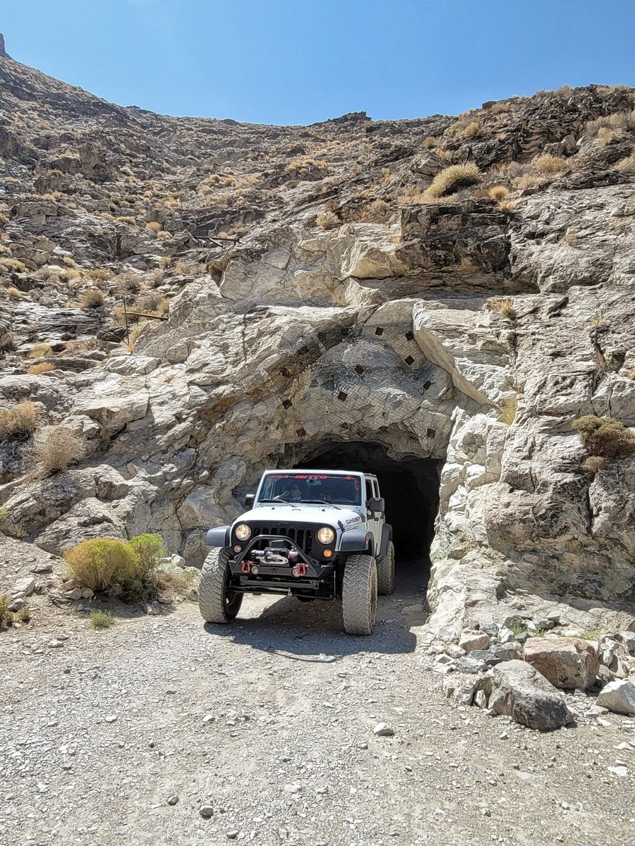 Ghost_18jku's tweet photo. Gonna just back away slowly and hope Monday didn't see me.... 🤫

#RewardMine #Explore #AdventureTime #TeamNitto #Jeep #Jeepers #JeepLife #SevenSlotBattalion

_OIIIIIIIO_
@Jeep | @THEJeepMafia | @2fingeredsocie1 | @NittoTire https://t.co/aKKjAb7Cxp