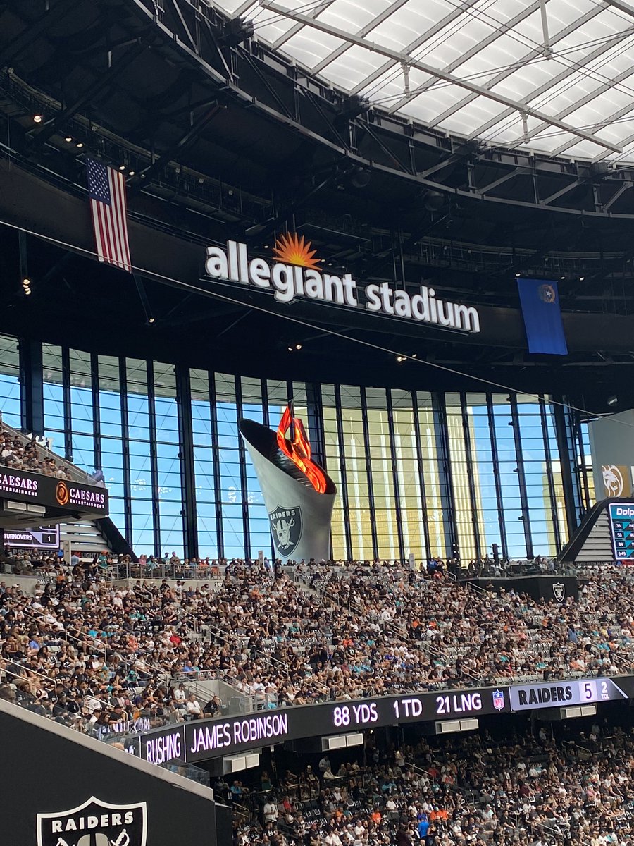StephenACrystal's tweet photo. 🏈A great game at Allegiant Stadium as Las Vegas Raiders go 3-0! Communicating with my @sportemongo “family” via Telegram from field level.  They call me “Mr. Las Vegas” and I like it! Thank you ❤️❤️❤️❤️❤️❤️❤️❤️🏈#sgo,#lets_sgo,#crypto,#fanengagement https://t.co/zhJDQFnVKf
