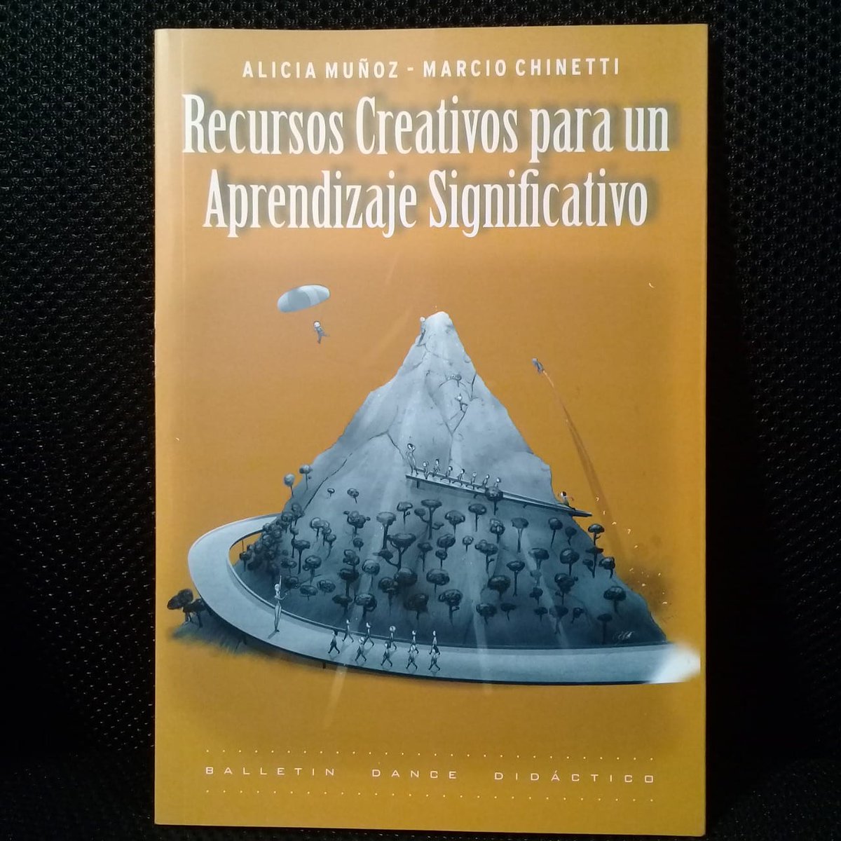 LibrosTeatro's tweet photo. Recursos creativos para un aprendizaje significativo 
Alicia Muñoz y Marcio Chinetti

@BalletinDance 
https://t.co/ecDkeRJr9M https://t.co/AjJzY7FGHY