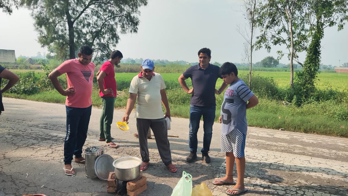 AnilKhark's tweet photo. सदन तुम्हारा, सड़क हमारी....
संघर्ष जारी रहेगा ....
@_YogendraYadav @DeependerSHooda @ArjunChautala 
@SardarVm @JaiKisanJaiJvan 
@KisanSabha @hindkisan_in @bkutikait @MahilaKisan @aviksahaindia @INCIndia @_vkjha https://t.co/XRCrbnR20U