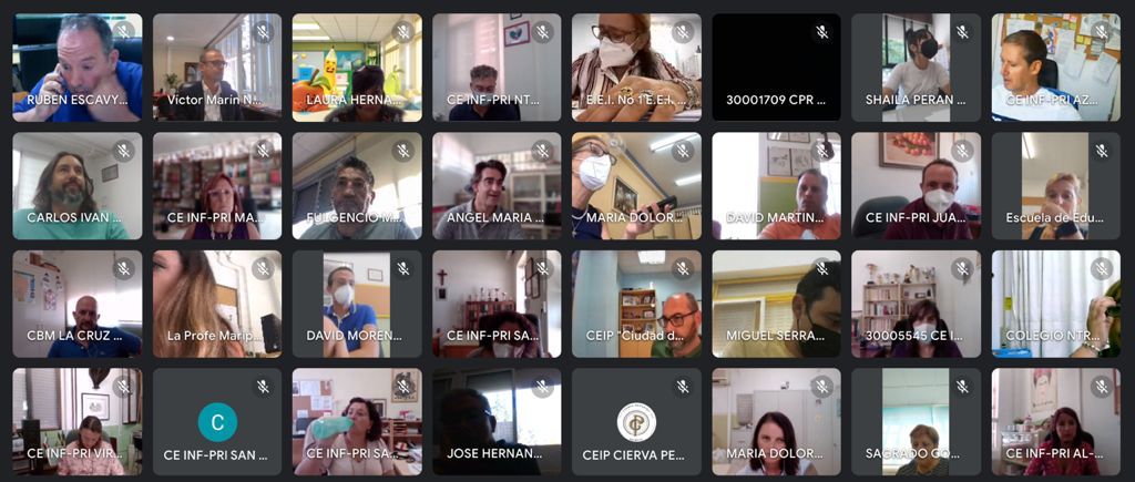 innovaedum's tweet photo. Más de 80 miembros de Direcmur preparan con mucha ilusión las próximas jornadas Innovaedum de forma presencial!!! Volvemos con mucho ❤. Gracias a @VictorMarinNav por su apoyo incondicional. https://t.co/26699k5Rm0