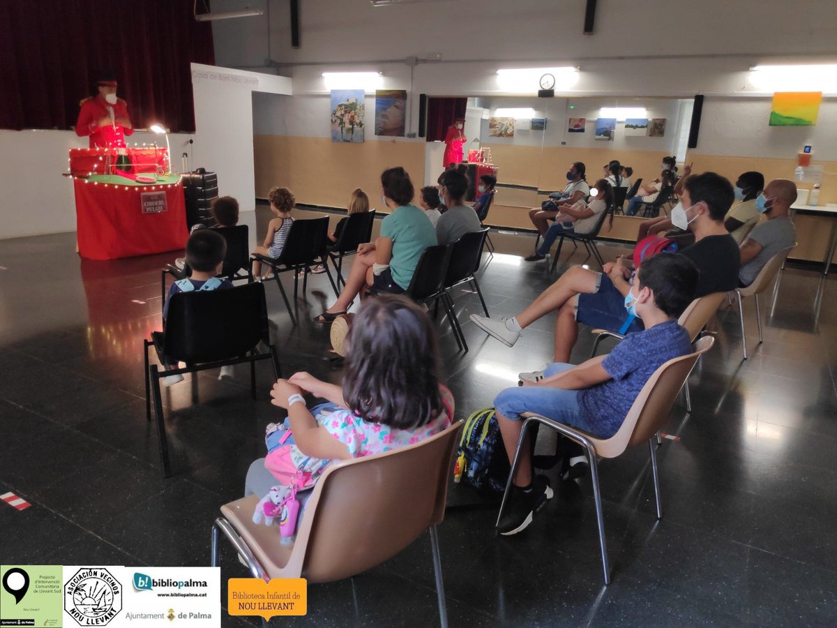 PatronatObrer's tweet photo. Ha sido un placer colaborar desde el proyecto #comunitario con la Asociación de vecinos y la Biblioteca Infantil de Nou Llevant en la organización de una tarde divertida para familias con un divertido cuentacuentos y el Gran Circo de Pulgas. https://t.co/uV0mUaTdbr