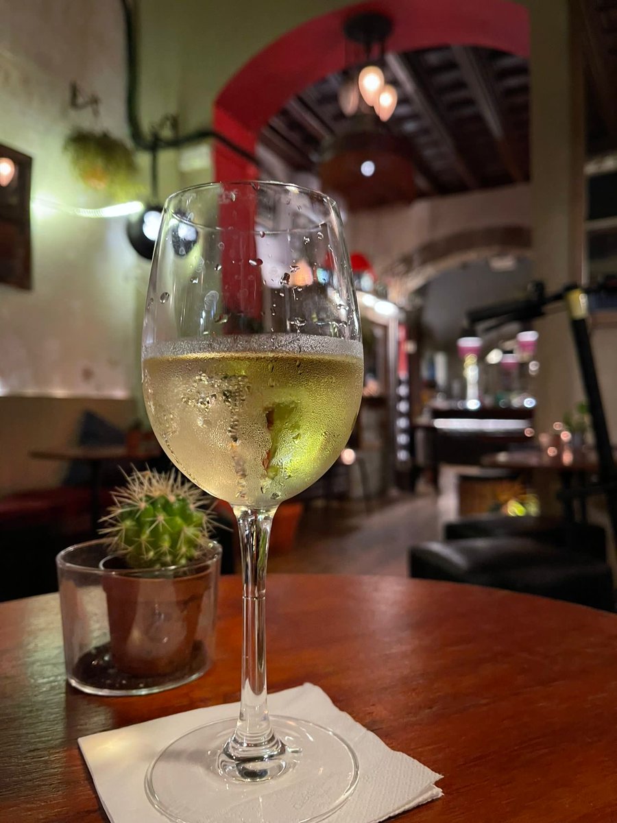 cryptolivery's tweet photo. Wine &amp; Dine NFT from cryptolivery ⁦@barcelonifty⁩ ⁦@ChroniXNFT⁩ ⁦@Coinmakerart⁩ ⁦@niftyvangogh⁩ #wine #dine #food #cuisine #travel #nft #nftcollector #vouchers #nftartist https://t.co/5CxFiZjsH8