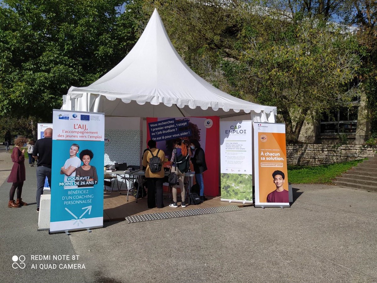 Les rencontres 1 jeune 1 solution dans le cadre du train de la relance 👉 Nos conseillers Pôle emploi sont aux cotés de Cap Emploi pour informer et conseiller les jeunes les 27 &amp; 28 septembre 2021 sur le campus de Grenoble @poleemploi_ara @IserePole