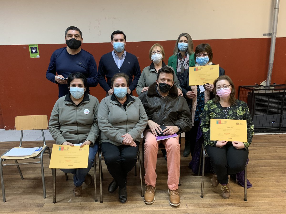 voceriamag's tweet photo. 📢 Los voluntariados de #PuntaArenas también se reactivan. El seremi @VoceriaXII @RicardoHerCre destacó el #FondoFortalecimiento de @voceriagobierno que ejecuta AREVOL para fortalecer la participación de sus integrantes y servir de mejor manera a quienes les entregan su confianza https://t.co/CjU6sRpr0Q