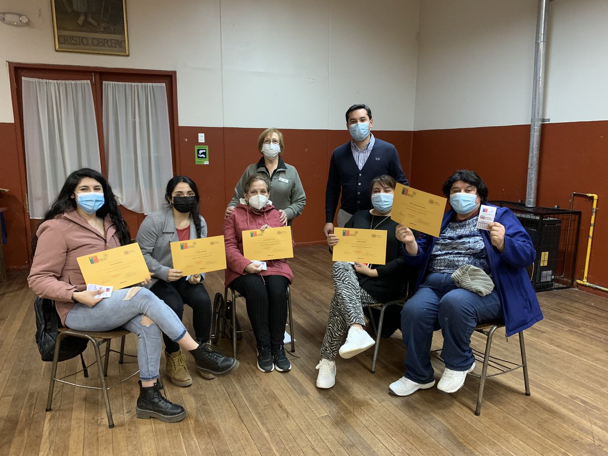 voceriamag's tweet photo. 📢 Los voluntariados de #PuntaArenas también se reactivan. El seremi @VoceriaXII @RicardoHerCre destacó el #FondoFortalecimiento de @voceriagobierno que ejecuta AREVOL para fortalecer la participación de sus integrantes y servir de mejor manera a quienes les entregan su confianza https://t.co/CjU6sRpr0Q