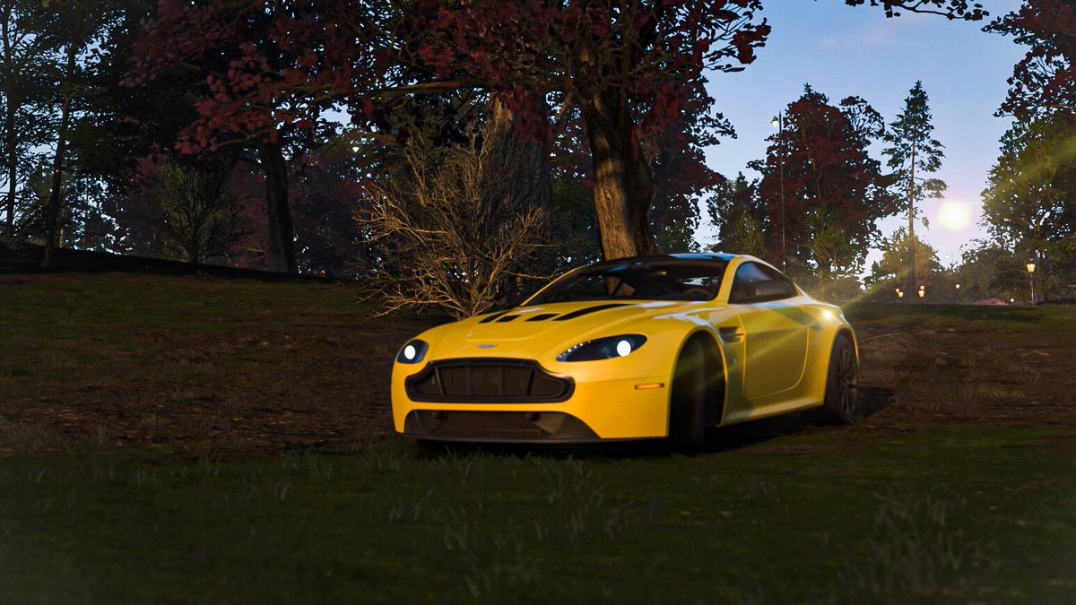 Hooper_FM's tweet photo. Fall has finally come with it, the days become shorter #ForzaHorizon4 #ForzaSS #Forzatography #Fall #AstonMartin #Forza #ForzaLookReal https://t.co/WLe4cb5apI