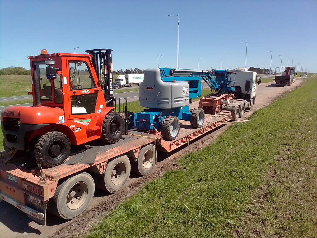 MANATIL1's tweet photo. Trasladando mercadería para Montes del Plata https://t.co/NHECmE7gOP