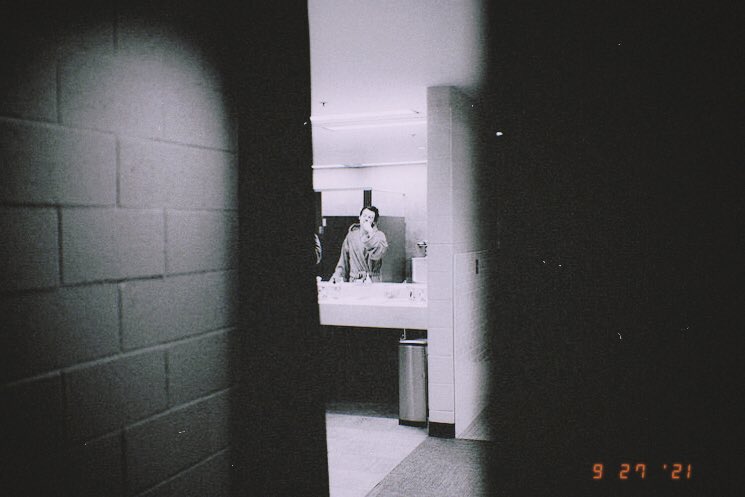 bfhstyles's tweet photo. pictures of harry that give me immense amounts of serotonin https://t.co/QWTmbRkkDi