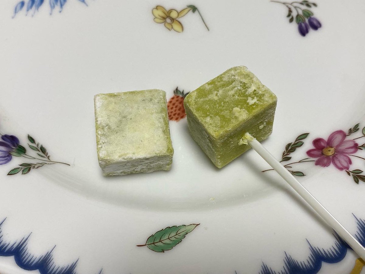 hama_ws's tweet photo. ベルノートのマスカットケーキ、ピスタチオ生チョコをマリアージュフレールのロシアンブレクファストでいただく。
#浅草 #bellenote #marriagefreres #russianbreakfast #生チョコ #ショコラ https://t.co/sIx3kQsbKS