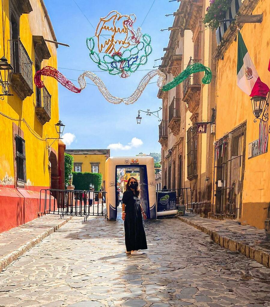 LoladelaRoma's tweet photo. Once upon a time in Mexico 🇲🇽
.
.
.
.
.
.
#sanmigueldeallende #sanmiguel #guanajuato #guanajuato_mx #hotspotmx #mexico #mexicomagico #mexicolindo #mexicolors #mexicolove #mexicolife #foundinmexico #sunrise #conocemexico #estoesmexico #travelgram #wande… https://t.co/G8QWbWSldI https://t.co/XwOuyU5i6t