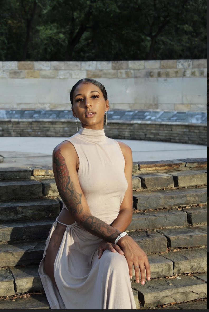 NichelleKloset's tweet photo. Shop This Look ✨🛍
https://t.co/hoQWuONal0
S-L Available  #FashionWeek #BlackOwnedBusiness #boutique #ShopeeMY #Trending
 @alluringtemp 📸 https://t.co/5841rfW5u9