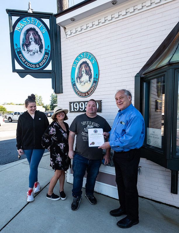 Our third stop on Friday’s small business tour: Bassett’s Fine Food and Spirits, which has been serving #Poolesville since 1993. 
View more photos ➡ buff.ly/3ivZ3yL.
Share your business story ➡ buff.ly/3fw93Xh.
<a href="/MOCOBizSolution/">MOCOBizSolutions</a> <a href="/MCSmallBizNav/">Small Business Navigator</a>