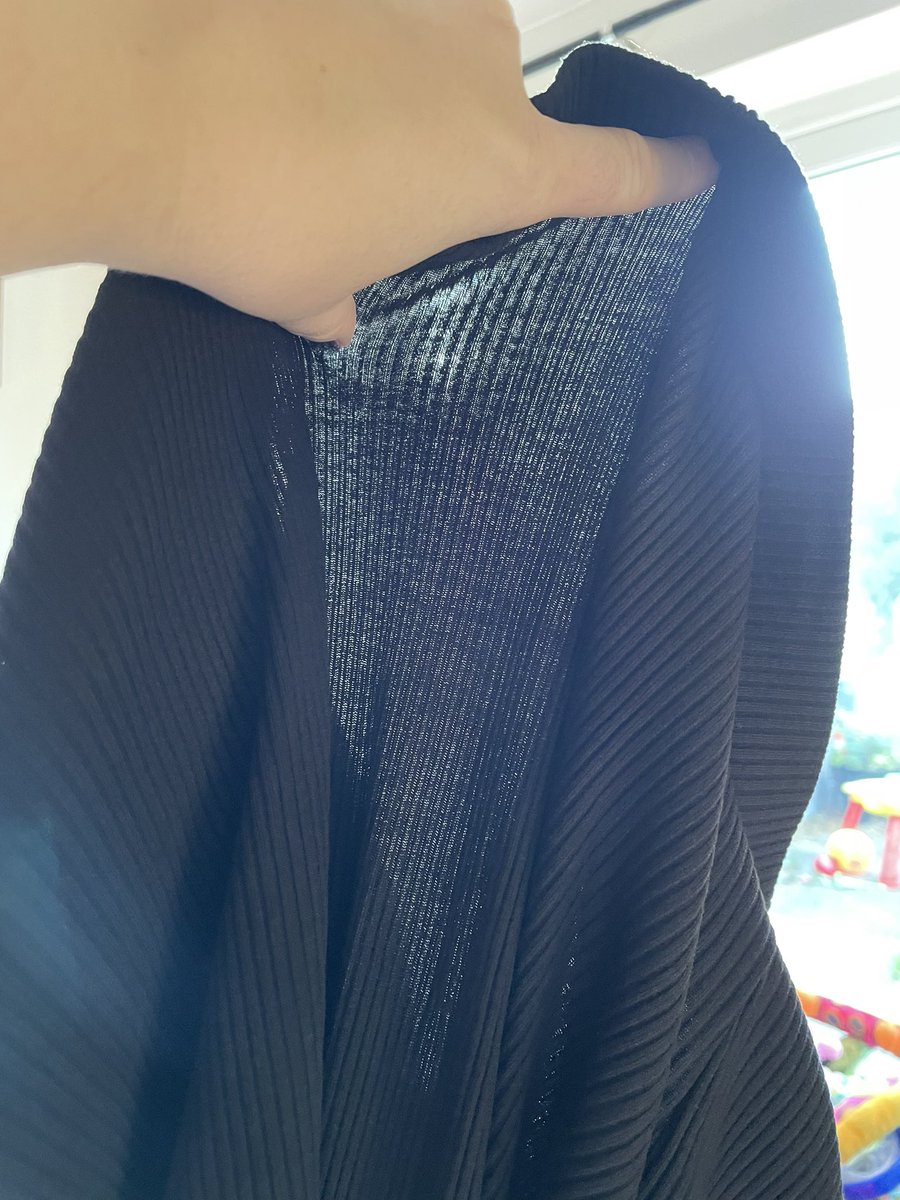Sarah_JoyceX's tweet photo. @hm_custserv I’ve returned every pair, now have another one to return. How have these passed any quality controls or even the design process 😬😟 just general feedback! Thanks https://t.co/506RjbL0bB
