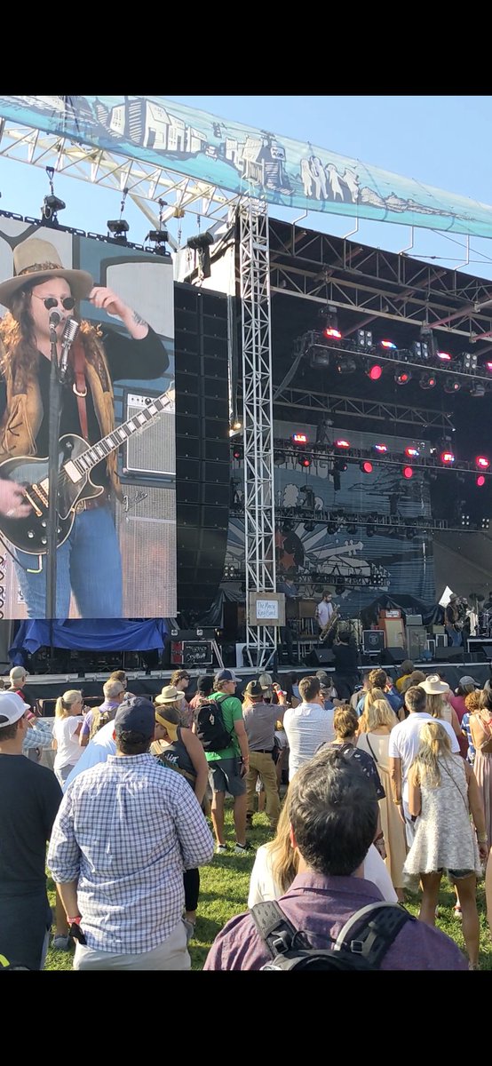 AC3Eenergy's tweet photo. @Marcuskingband @Tennessean @PilgrimageFest @realmarcusking1 and @Marcuskingband doing what they do @PilgrimageFest https://t.co/LlGJ5md7kn