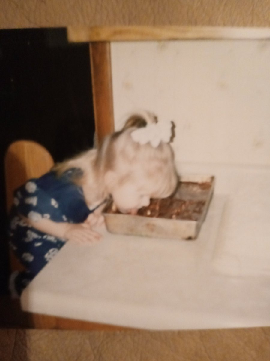 Hails16_'s tweet photo. Happy birthday to me!! Not much about me has changed since this pic except for the fact that I thought 30 was old. Now I know it’s definitely super SUPER young. #thirtyflirtyandthriving https://t.co/GtcheHUcdt