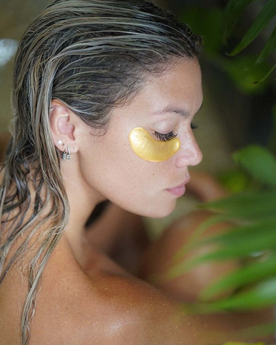 BEAUTOLOGYLAB's tweet image. Outdoor showers are for the soul. 🕊️ #BeautologyLab