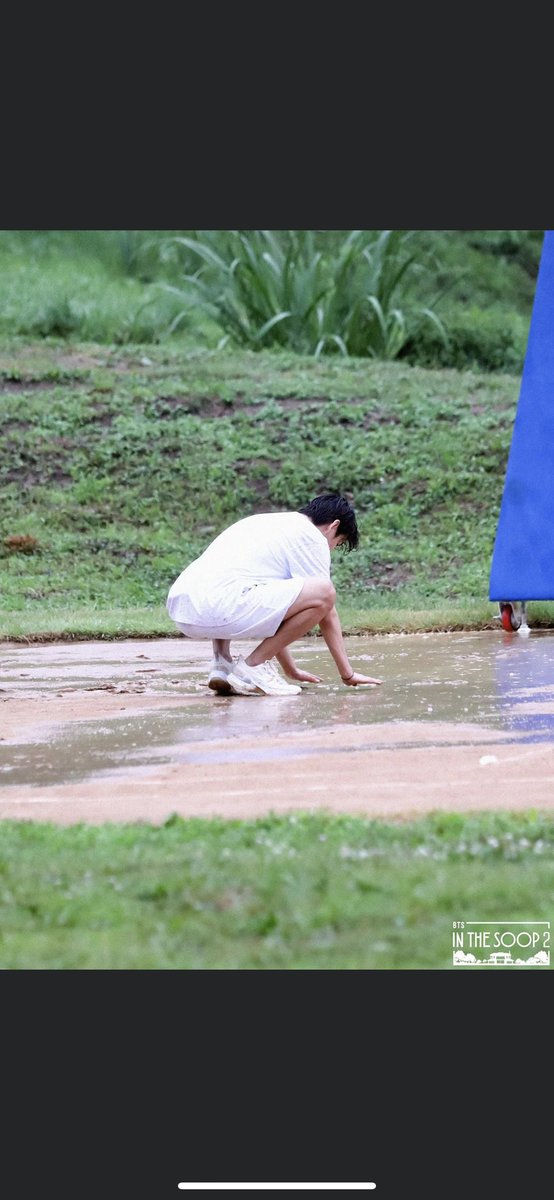 B3aUtY_Kill3r88's tweet photo. A mothers worst nightmare… a child wearing all white playing with mud water after a rain… only in the Rez. Haha #rezthings https://t.co/GBuyba1E6x