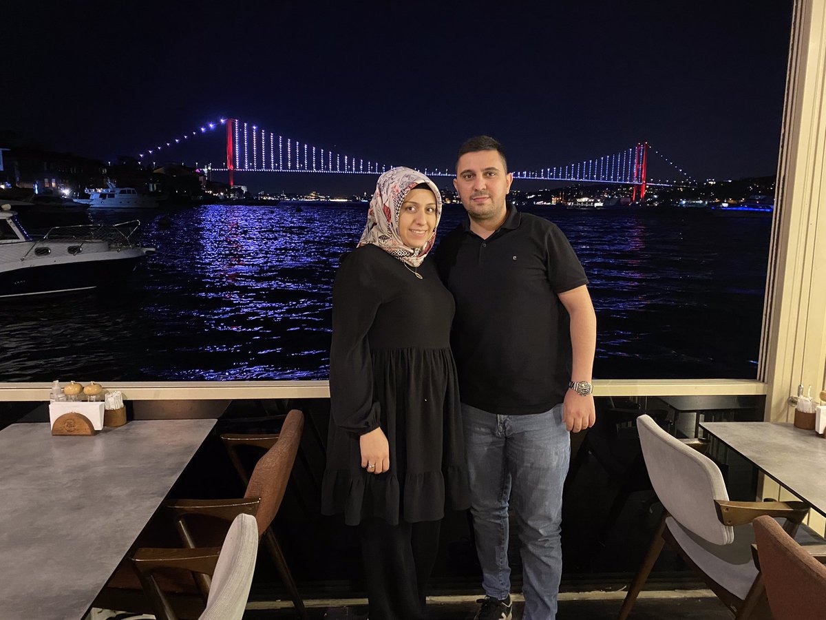 Hiçbir  zaman omzuma yük olmadın yüküme omuz oldun..
Nice yıllarımıza 🤍
27.09.20 ∞