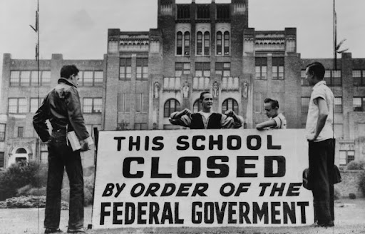 NCRMuseum's tweet photo. #OnThisDay in 1958, Little Rock public schools closed in an effort to avoid federally mandated desegregation. As a result, more than 3,500 students lost a year of education. https://t.co/7smz3UeIdb