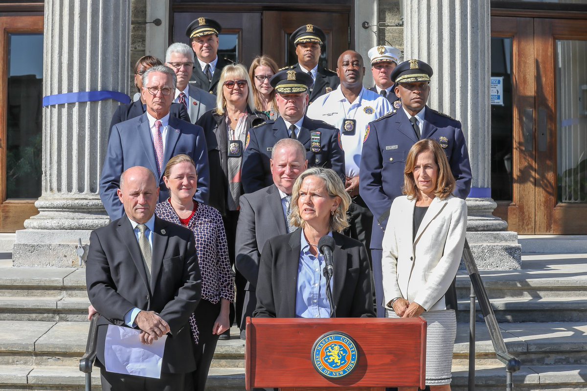 LauraCurran516's tweet photo. We did it again.

Proud to share that Nassau has been named #1 Safest County in America by @USNews for the second straight year.

As County Executive, keeping Nassau residents safe will always be my highest priority. https://t.co/aKy4bZ4V73 https://t.co/ywxNYsSZ1E