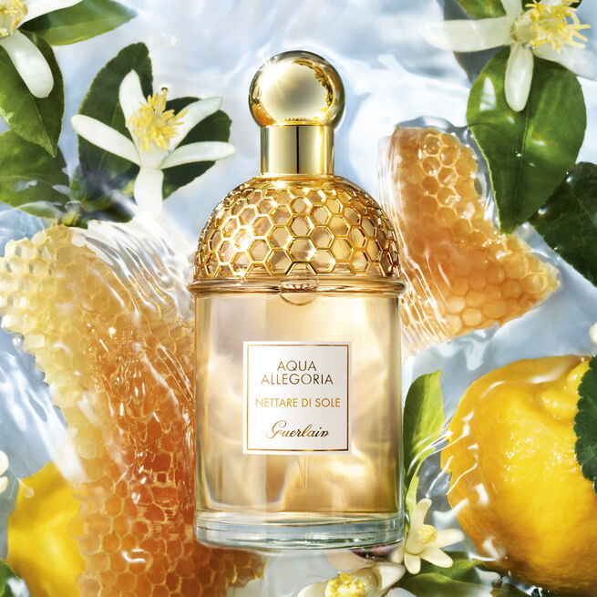 IScentYouADay's tweet photo. Guerlain Aqua Allegoria Nettare di Sole is a welcome ray of sunshine as the temperature drops. Read my review on the blog and dream of sunny days https://t.co/6nbxM7VpMS
@Guerlain #iscentyouaday #sptd #perfume @FemaleBloggerRT @feelunique @MumsnetBloggers #Guerlain #fragrance https://t.co/0mYomxzjL6