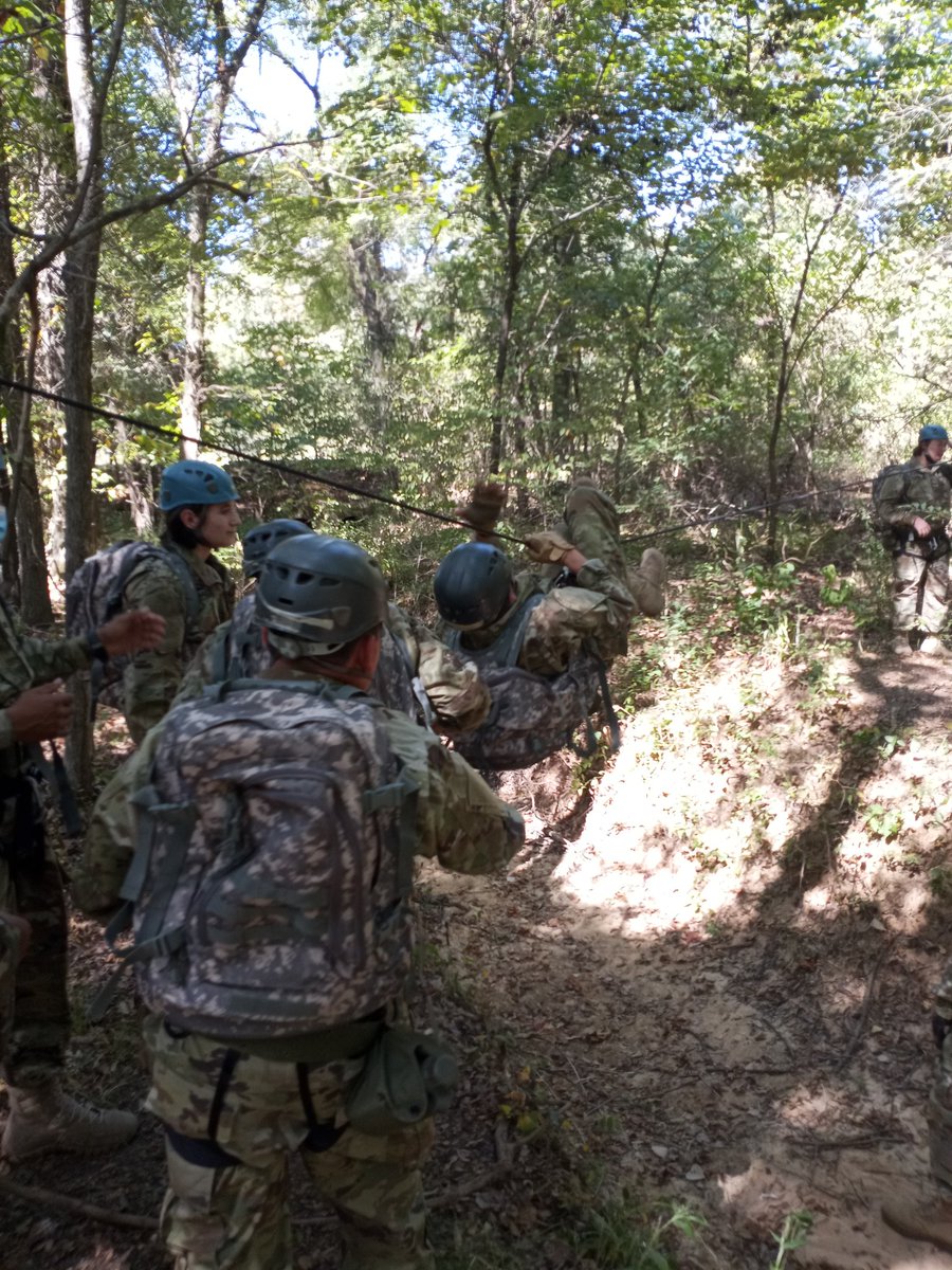 Cadets of <a href="/JJPJROTC/">Pearce JROTC</a> <a href="/BerknerJROTC/">Berkner JROTC</a> and <a href="/RAjrotc/">Richardson HS AJROTC</a>   trained together Saturday 9/25 8am-5p. Confidence course, classroom instruction, land and terrain navigation and team building! Great job Team!! <a href="/RichardsonISD/">Richardson ISD</a> #PowerofLove #PowerOfConnection 
#ArmyJROTC #RISDGreatness