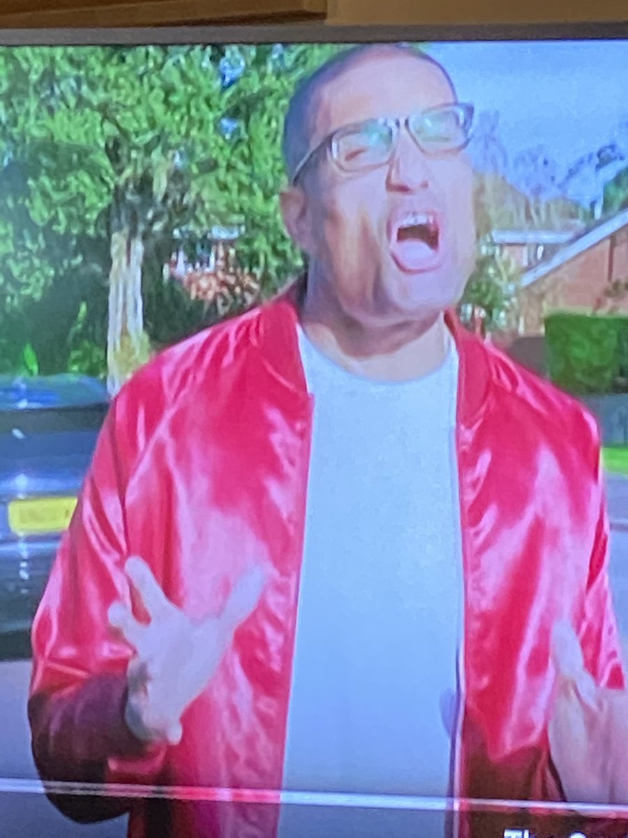 LaurieEdmans's tweet photo. Is Ritchie deliberately - and appropriately. - dressed as a road sign? https://t.co/JVlpIuGNAq