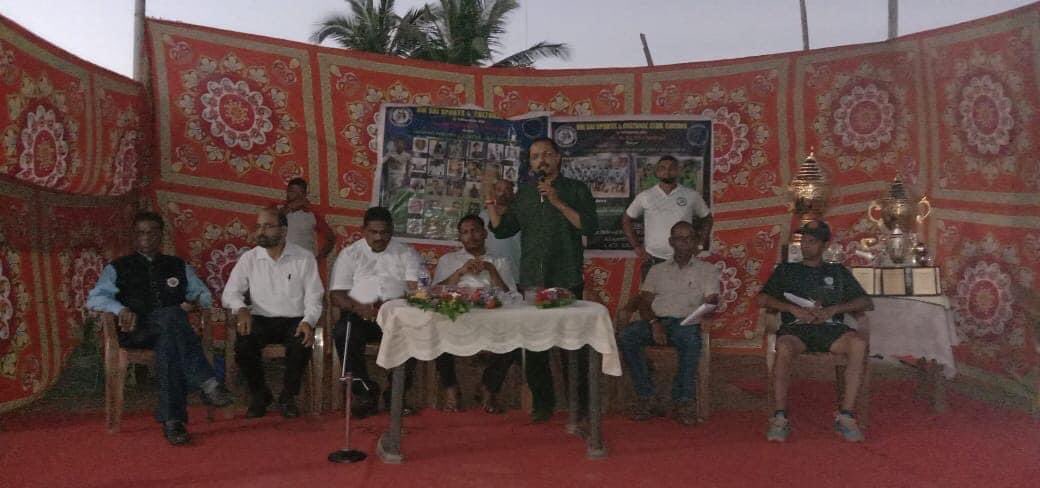 sawantksantosh's tweet photo. Honoured to be the chief guest for prize distribution at chorao football league season 4 organised by Om Sai Sports &amp; Cultural Club in collaboration with young boys of chorao along with Mr. Kartik Kudnekar, Shankar Chodankar, Mr. Kamlakant, krishna Haldankar &amp; Pandurang Gaonkar. https://t.co/fuBhC5kwEF