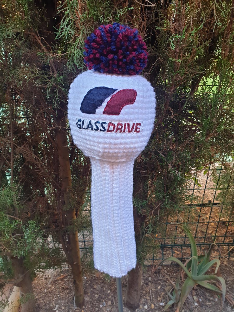 GarrapatasG's tweet photo. Alfonso ya tiene funda de golf de su empresa. Te gustaría tener la tuya? Gracias!!#Golf #golfaccesories https://t.co/dYrn9kYvtb