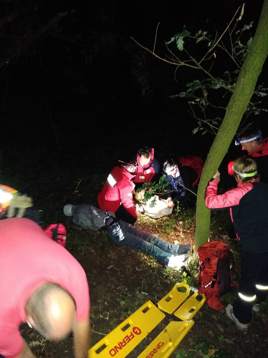 NottsSART's tweet photo. As the dark nights start to roll in... @NottsSART roll out with some outdoor training 
#CPRSavesLives #nightinthewoods https://t.co/Ov1HCY4ba5