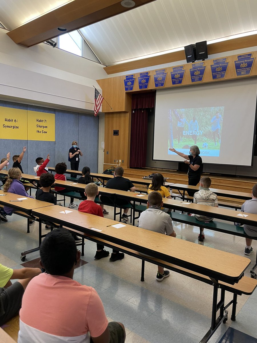 MrsPinho's tweet photo. Thank you @UGI_Utilities for coming to @HanoverBASD to teach our 4th graders about energy. #buildingbethlehem #Hanoverhawks @nikkigiannaras https://t.co/qejnsf7PBo