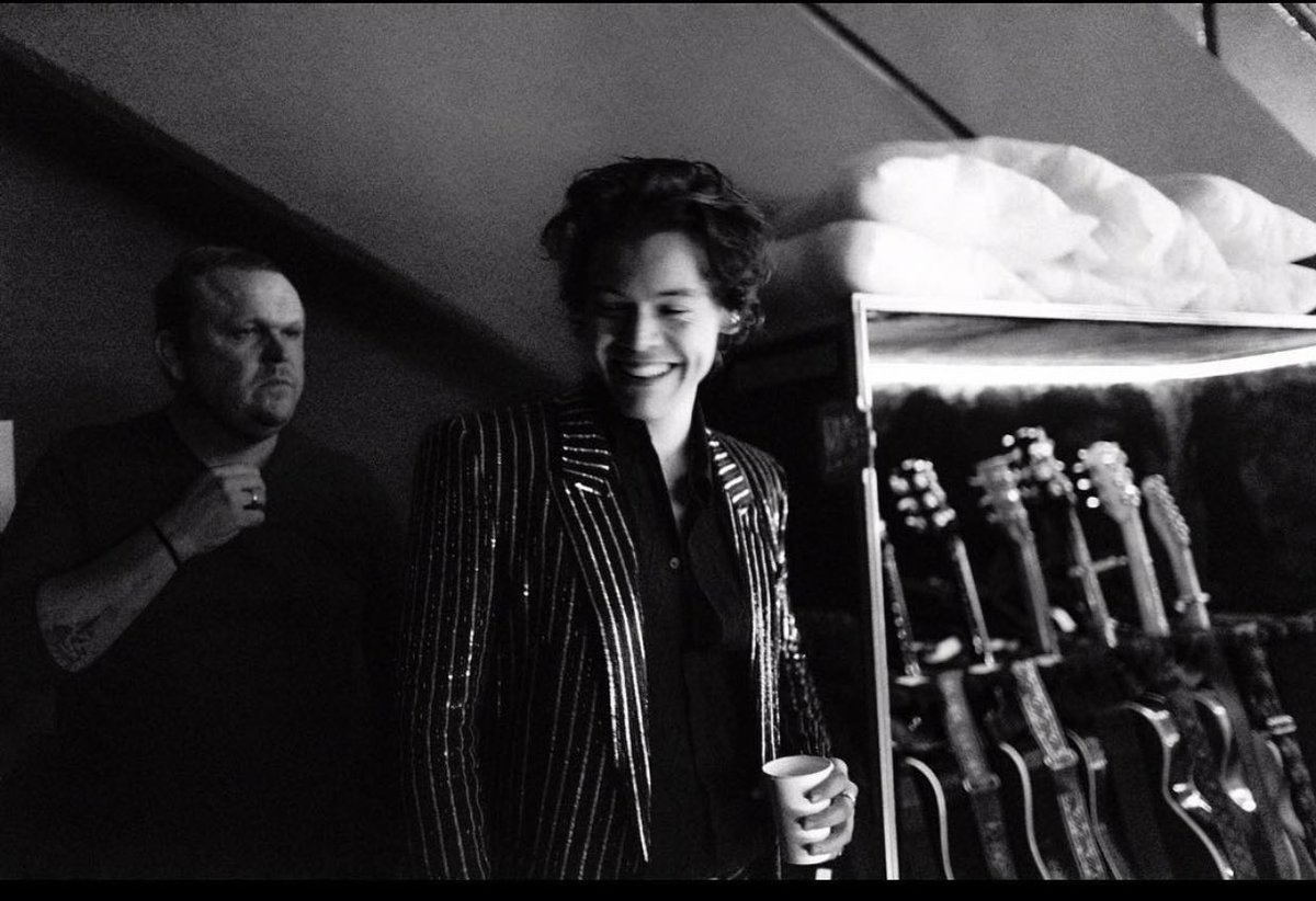 STYLESARCHlVE's tweet photo. b&amp;w harry pictures are so special to me https://t.co/b2cgHZXOQ1