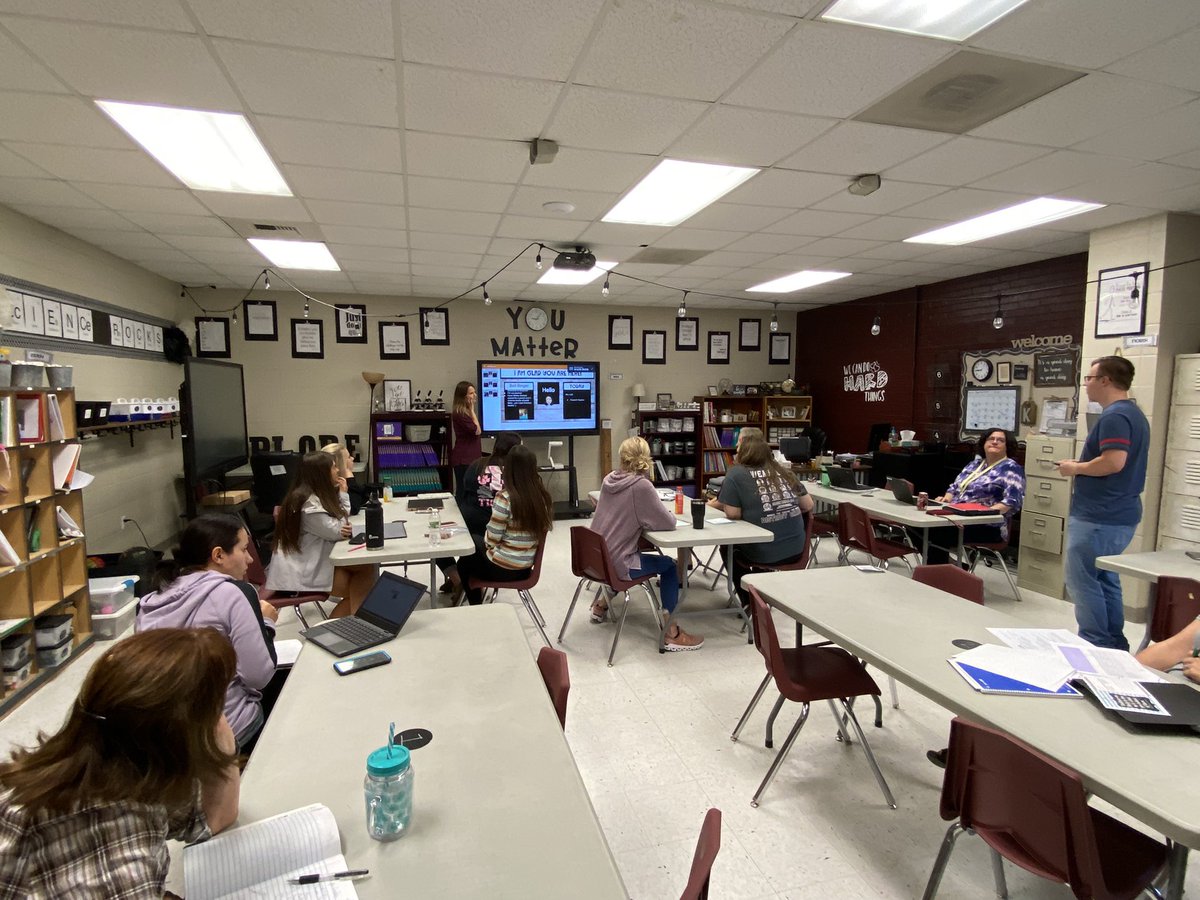 TraciFoster's tweet photo. #TeacherExperts leading in-house PD today. ❤️ teachers collaborating with each other. @SBU_EAD_7002 https://t.co/crVk0CF7X4