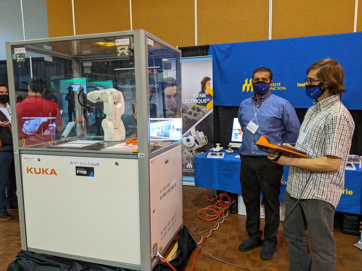 IngUMoncton's tweet photo. Le Laboratoire de Robotique, Électronique et Industrie 4.0 de la Faculté d’ingénierie de l’UdeM et KUKA Robotics Canada étaient côte à côte au salon de robotique organisé par l’entreprise OptiMach.  Le salon a été présenté dans 4 villes en 4 jours. https://t.co/AzugHCa58M
