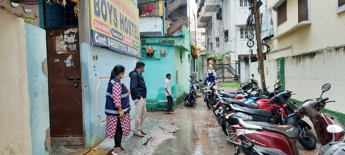 hmwssbmgrsrngr's tweet image. Sir, as per the instructions of GM sir, inspected the water logging points at boudha nagar and maitrivanam, under S.R.Nagar section, SD-III, O&amp;amp;M Div-VI. @HMWSSBOnline @hmwssbgmom6 @Hmwssbdgmsomgud