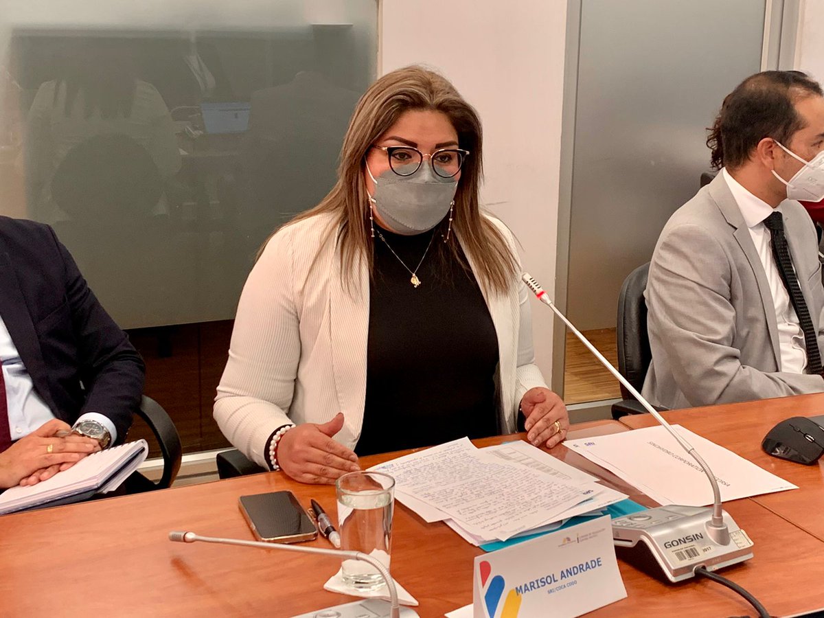 FiscalizacionAN's tweet photo. #InaPapers | @VillaFernando_ reveló que posee facturas por 1,4 millones mensuales en pagos de #Sinohydro a #Recorsa. "Esto significa que Recorsa siguió cobrando luego del 2010 y 2011 ¿#SRI detectó nuevos pagos?
@MarisolAndradeH: Se ha investigado a la empresa más allá del 2011. https://t.co/8XAMRxlJIE