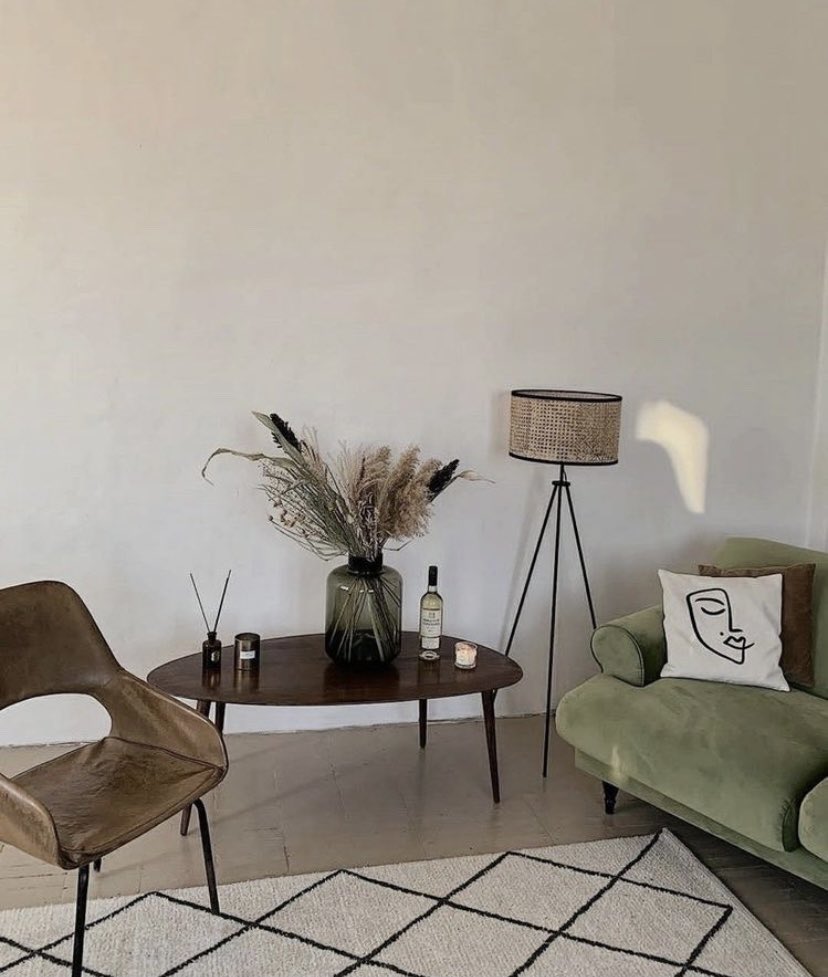 jewelposts's tweet photo. a touch of green https://t.co/o9jQi0Zneu