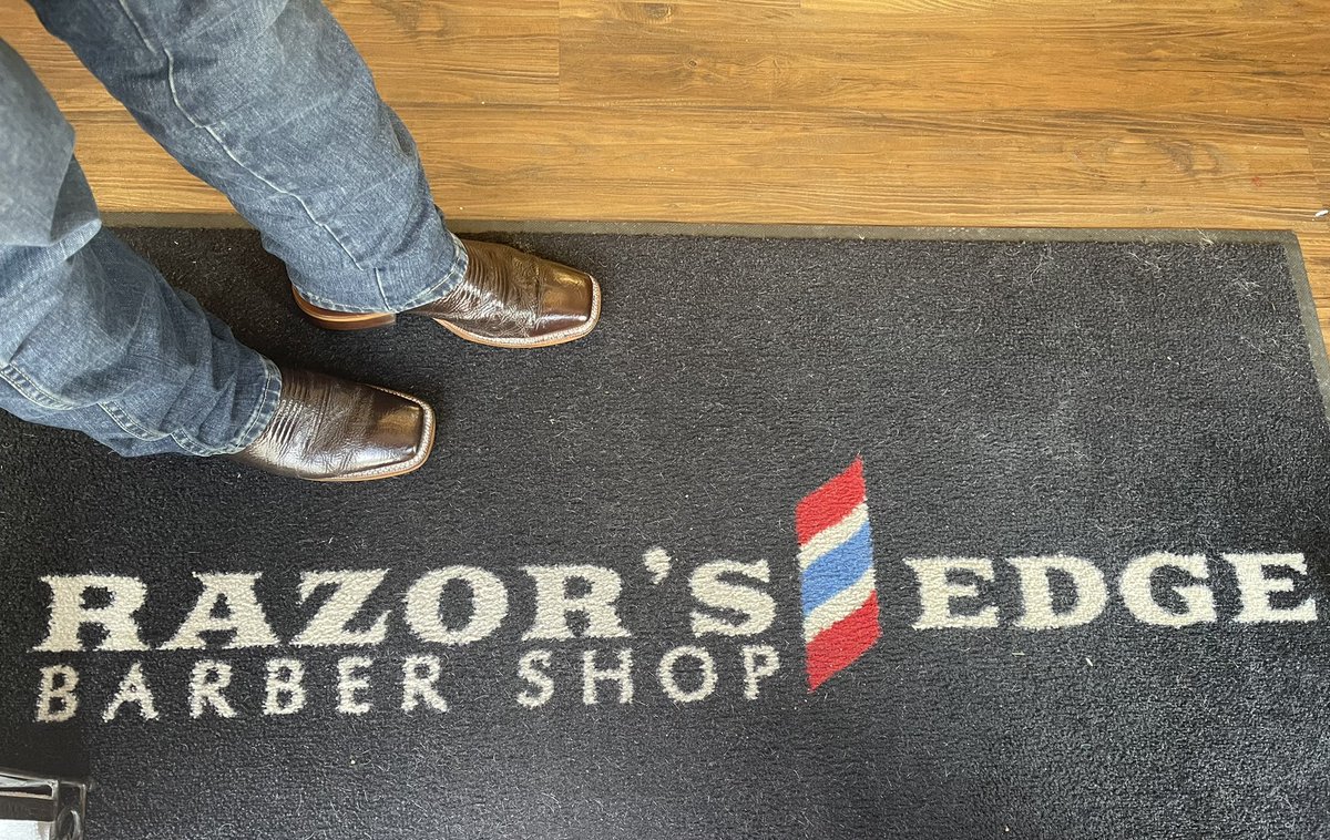 cowboyshine's tweet photo. Thanks @cottlea for stopping by and letting me shine your boots!

#razorsedgeplano #cowboyboots  #bootshine #cowboyshine #shineyoursole #shineyoursoul #thebestshiner #theprofessionalshiner #justaprofessionalpolish #dfw #barbershop #bootlovers #bootporn #bootaddict #bootseason https://t.co/jPk5fUrVmc