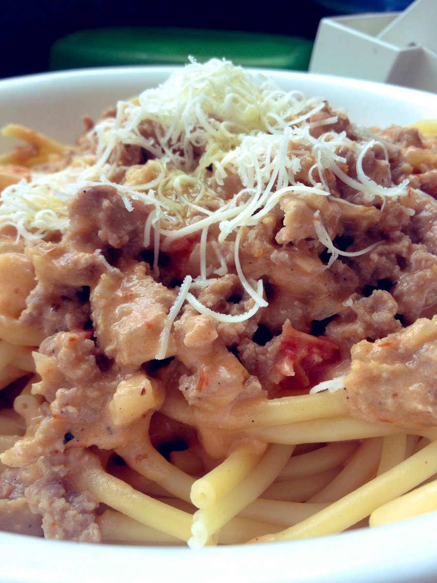 Chef_CarICasper's tweet photo. #ElJefeFoodTruck is introducing #AllYouCanEat #Spaghetti #Pasta w/choice of #sauce for $26
This #bowl is a twist on #spicy #bolognese #meatsauce w/#groundbeef #italian #pork #sausage &amp; #grated #parmesan #cheese

#Beef #ItalianSausage 
#ParmigianoReggiano #parmigianno #tomatosauce https://t.co/kS3te7sjnF