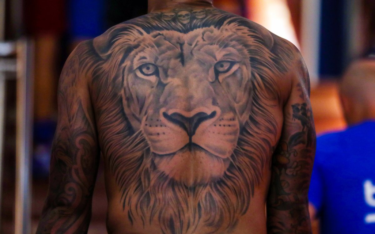 FCBarcelona's tweet photo. 🦁 Guess who 😜 https://t.co/J9z1d53HoH