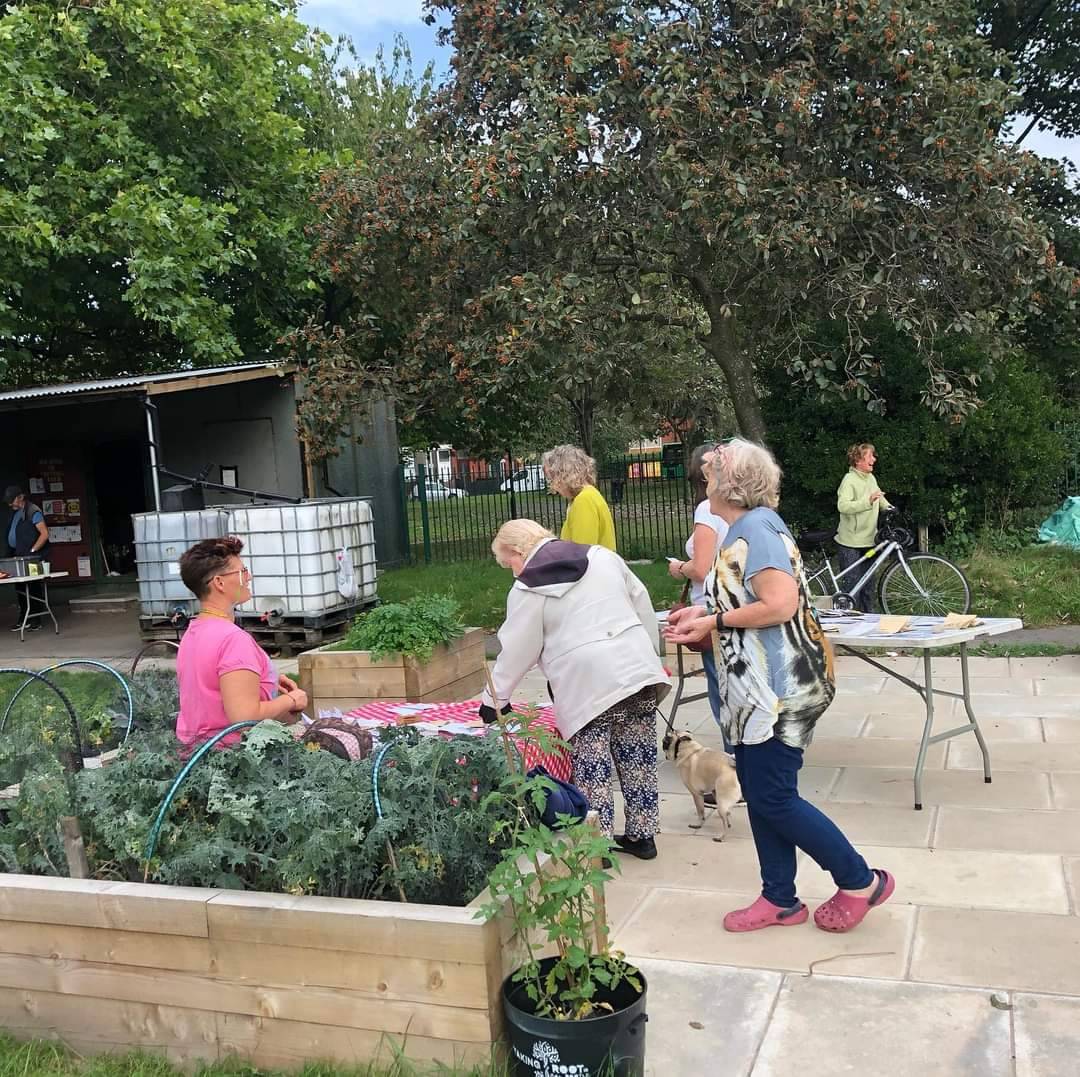 TakingRoot3's tweet photo. Thanks to everyone who supported the seed swap this yesterday and thanks to @thegatewaycollective for making it happen! See you again for the next seed swap in Spring 😀 we can't wait! #bootle #seedswap #seedswapping #community #communitygrowing  #CommunityIsEverything https://t.co/zW771bGKyj